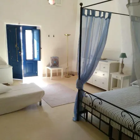 Alicudi Giardino Dei Carrubi- Al Gradino 365 Bed & Breakfast Exterior photo