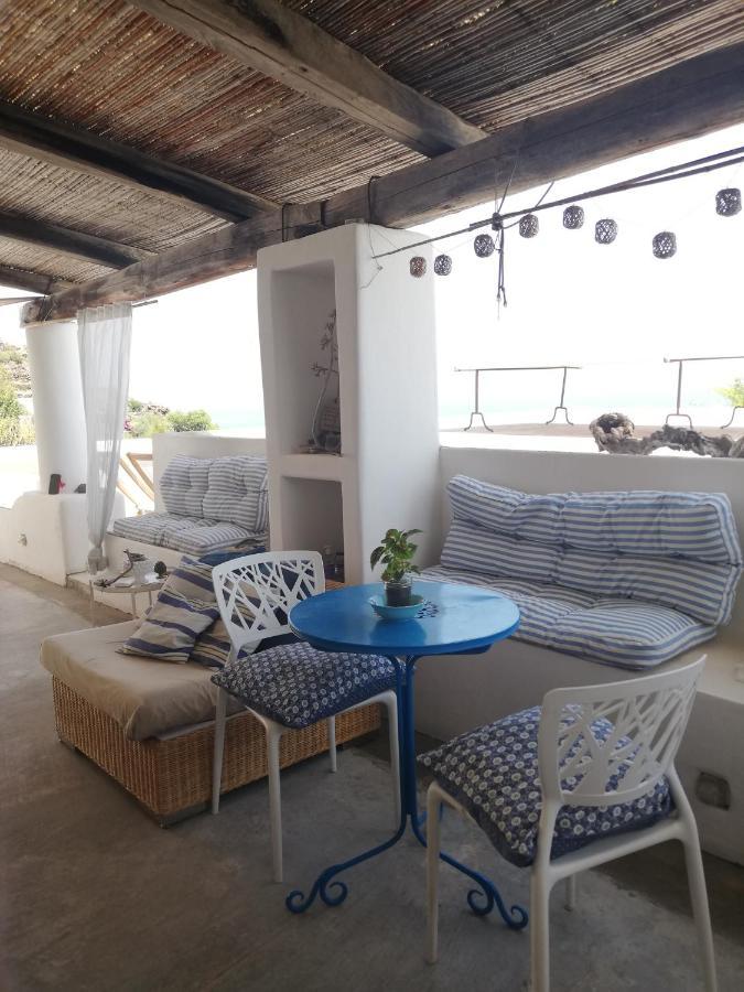 Bed & Breakfast Giardino Dei Carrubi- Al Gradino 365 Alicudi